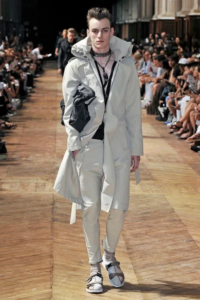 Look 22